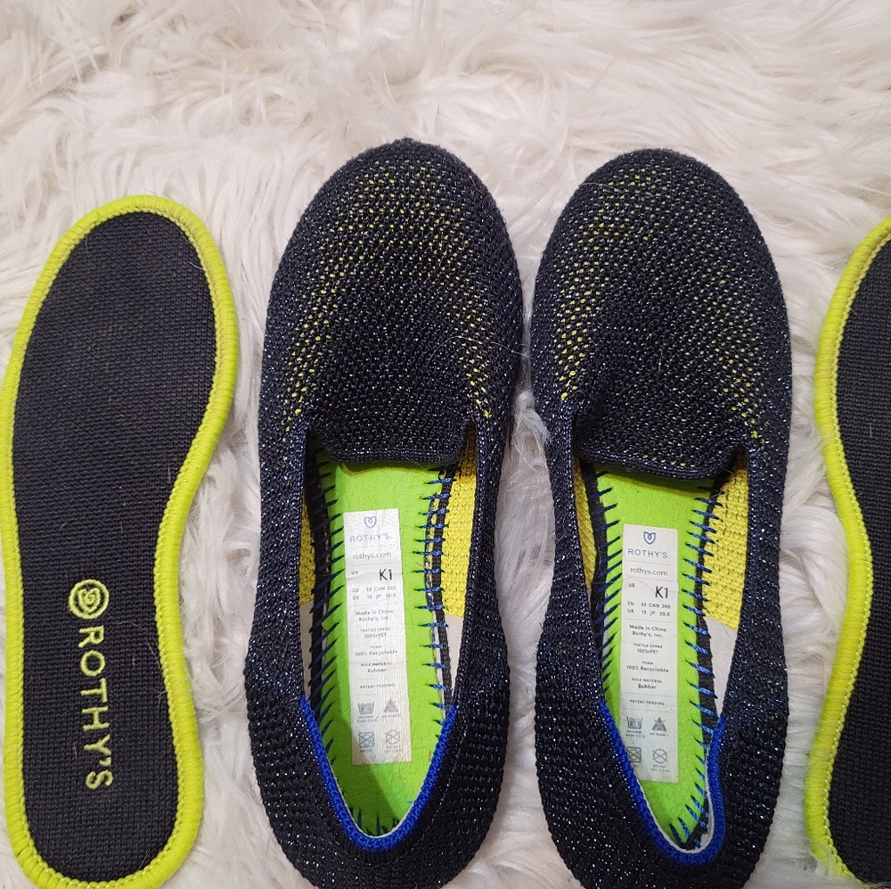 Rothy's Kids Size 1 metallic lattice stitch loafers